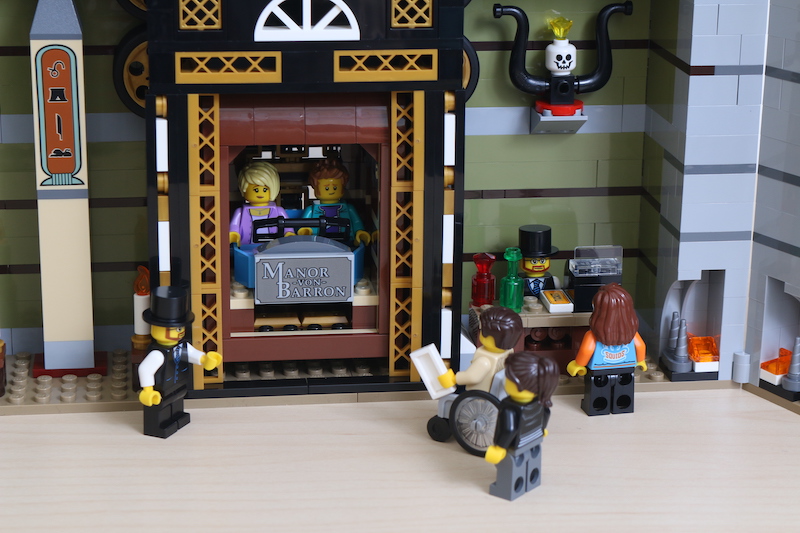 LEGO Fairground Collection 10273 Haunted House